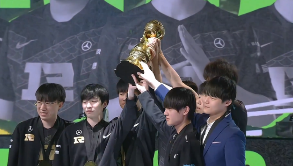 RNG夺冠跟《原神》有什么关系，为什么大家都在“感谢米哈游”？