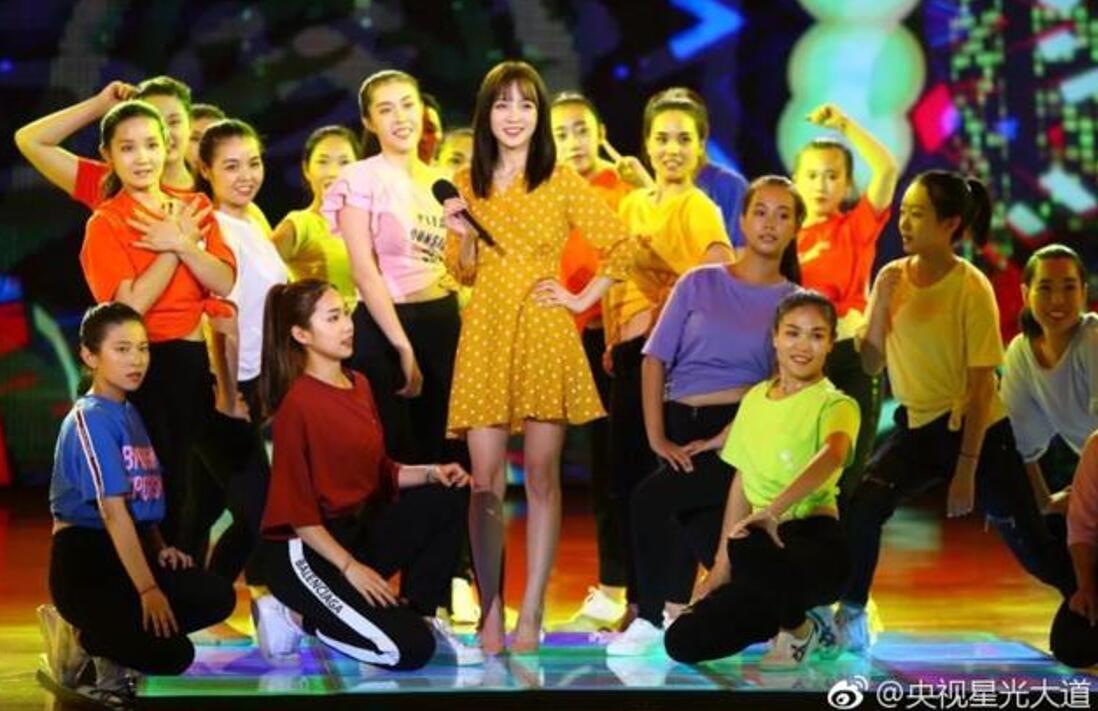 抖音一姐莉哥有多火?人气破4000万比肩迪丽热巴，还登上了央视!