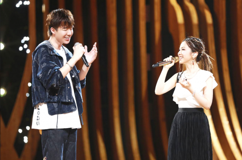 小爷凭什么，与“抖音第一红人”摩登兄弟争流量