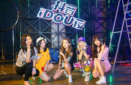 抖音一姐的别样双面人生，为什么大家叫她“抖音最美反差萌”