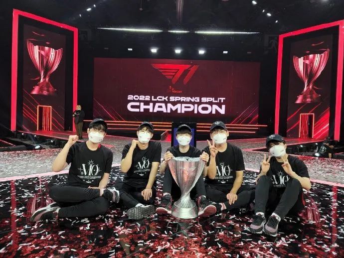 T1夺冠首日：实力遭英文流解说质疑！老板亲自回应，LPL躺枪！