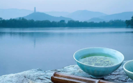 什么是天青色-天青色是什么颜色-天青色是什么意思