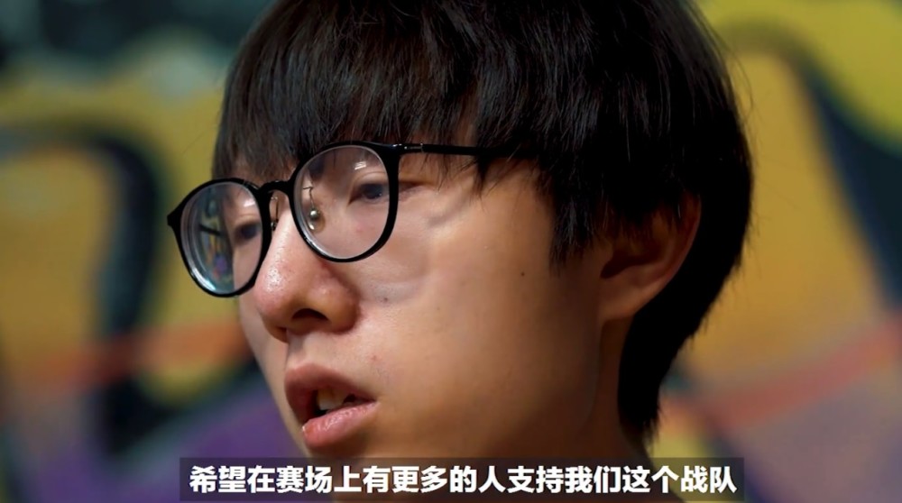 “RNG不仅欠我工资，还把奖杯给扣了”，MLXG再放猛料，该学Uzi的