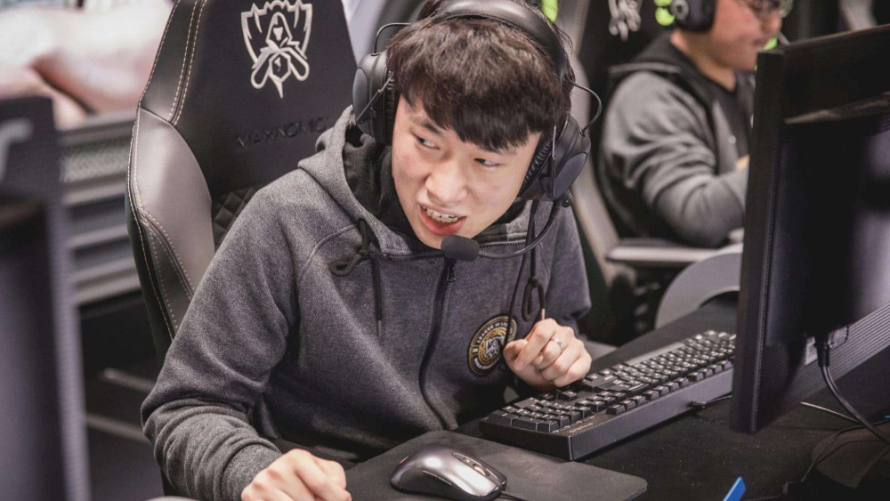 LOL：G2锁定MSI后向T1下战书，Uzi发文强势回归，做一个硬茬