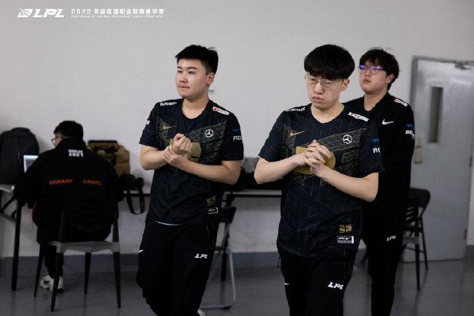 外网热议RNG击败JDG：KenZhu激活了RNG队员的力量