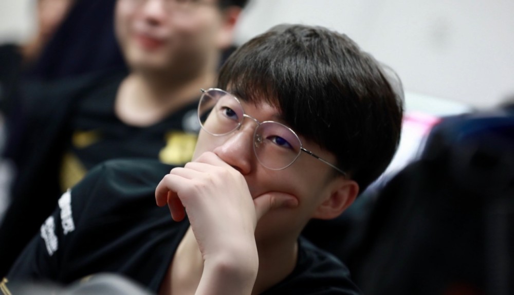 比小虎更离谱！LPL韩援黑历史公开，让女友打胎三次，事后不负责