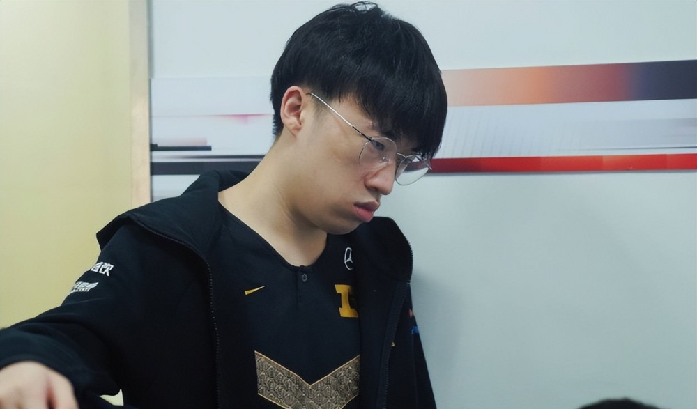 四强赛裁判报告出炉，小虎和Knight故意拖延比赛，Mark提前退出