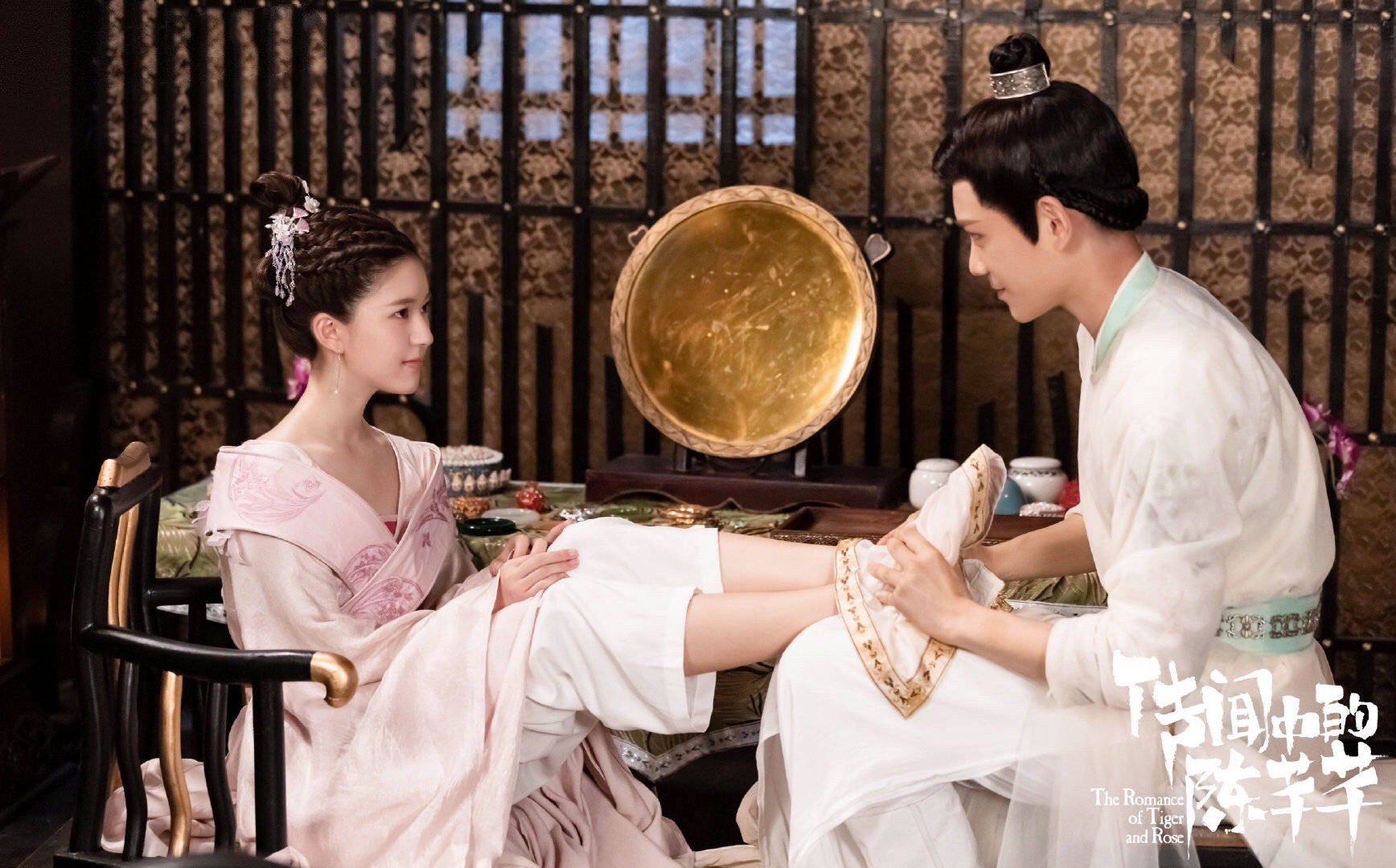 男主竟然从书里穿过来了绝对演绎反穿越题材新剧本官宣