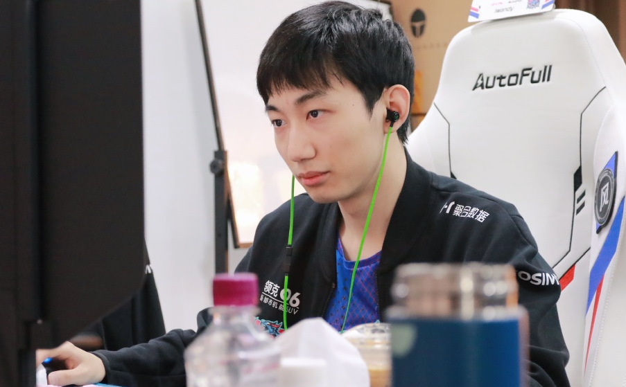 LNG三人韩服号被封，Iwandy最扎心！Doinb给出解释