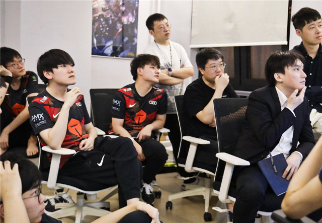 MSI新主题发布，直接“宣布”没有TES参加？绿番茄正好给了机会