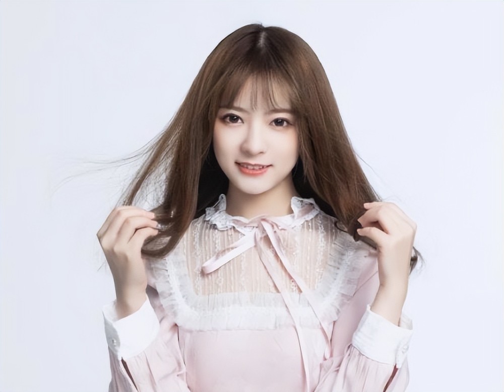 恭喜LPL！又一对解说情侣诞生！Kris官宣和解说毛毛恋情，甜蜜唱情歌