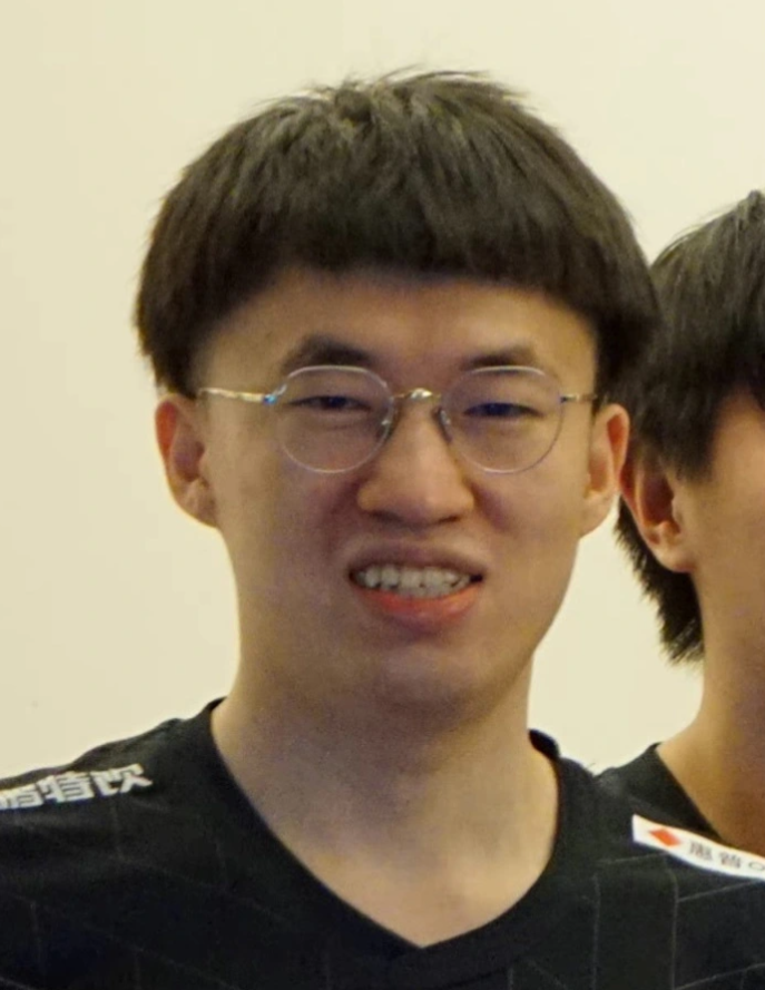 Rita抱怨头发太长像野人，看到她素颜照后，水友们直呼太顶了