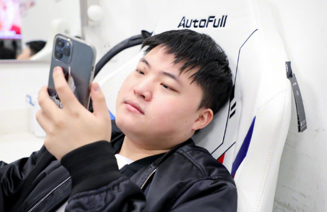 LOL：真不怪Uzi指责演员多，李哥点评韩服环境，联盟真有可能完蛋