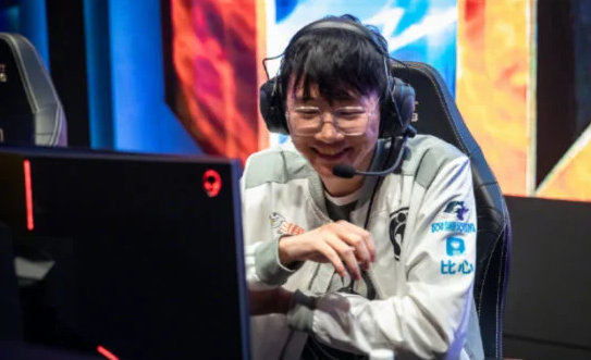 LPL转会期再度开启憋气大赛 Uzi宁王老贼成关注重点