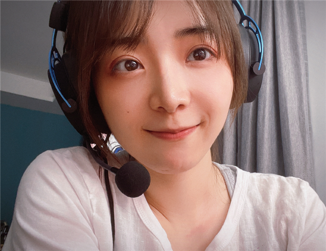 LPL女主持希然：为变美曾“打针”、矫牙，前后对比不像同一个人