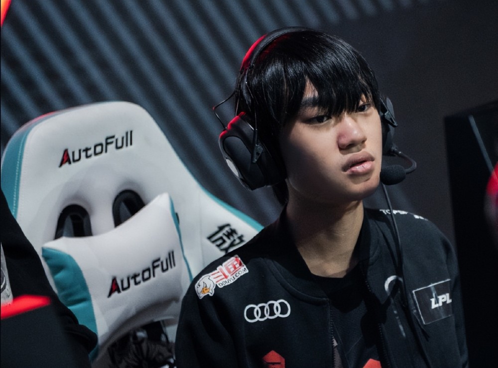 转会期闹得不可开交？LPL英文流解说调侃：C9.Knight