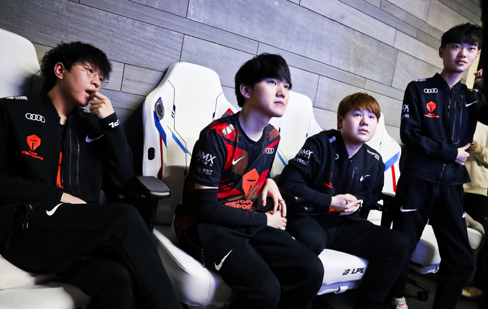 TES小鹏试训TT！BLG众将应战，小狗Uzi遗憾缺席