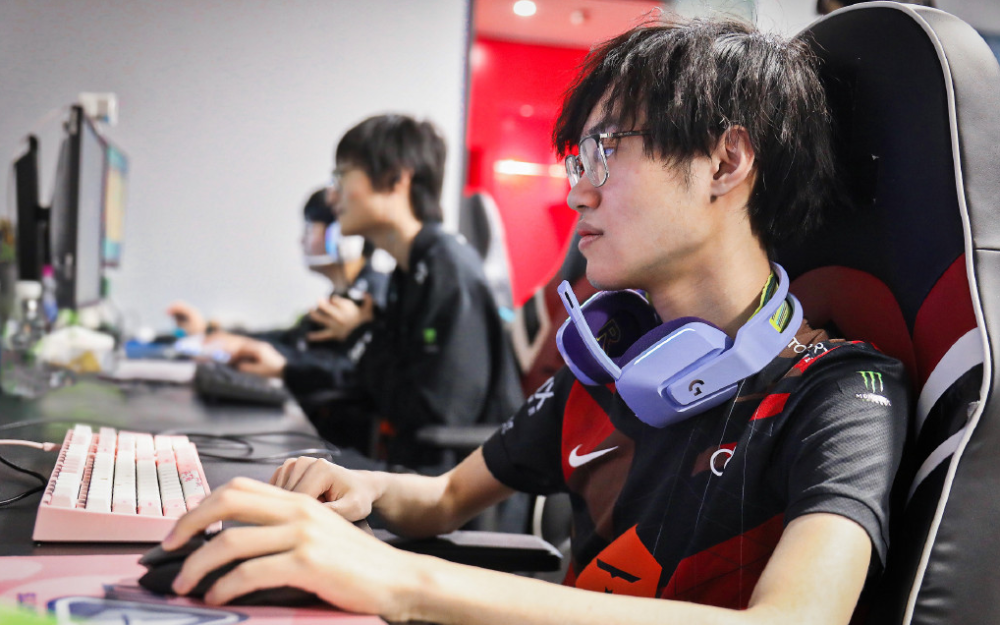 LPL转会期白热化，Knight身陷舆论风波，Tian受牵连