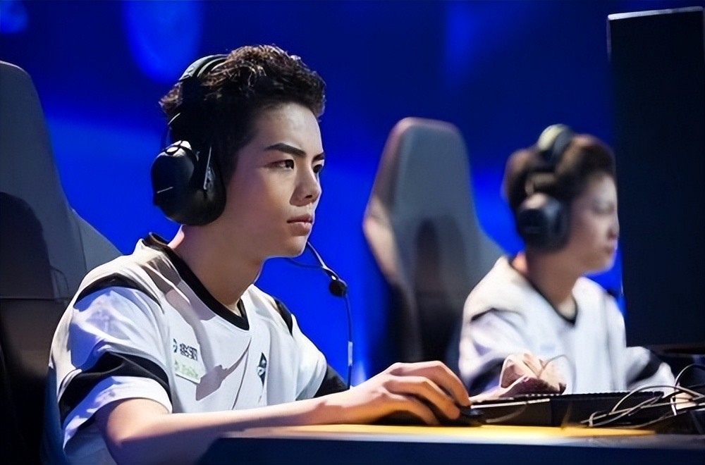 TES中单人设崩塌！Knight“渣男”名号坐实，前女友自爆为其打胎