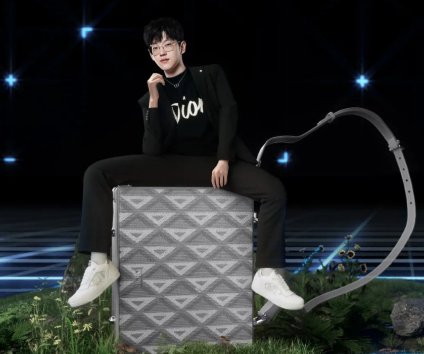 EDG全员登上杂志封面！田野谈S11：印象最深的是八强淘汰赛