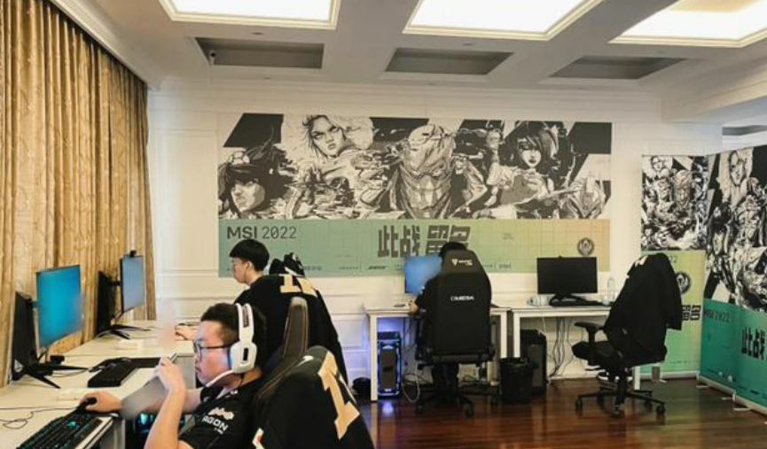 RNG在外网成众矢之的，外网：没耳机、裁判、镜头，特权MSI！