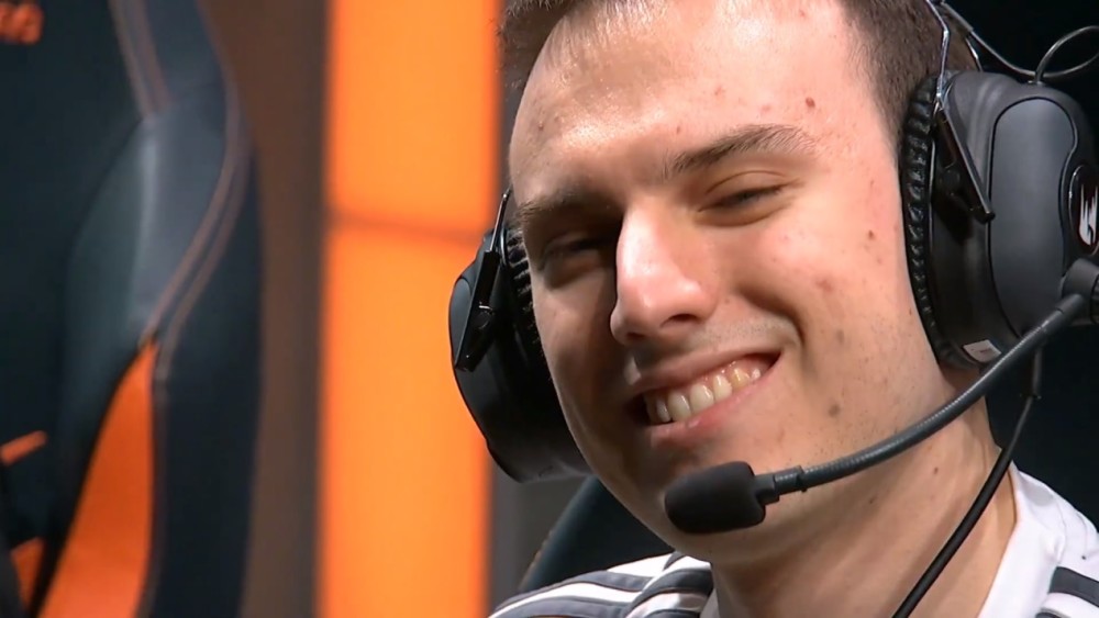 LPL中国选手正式官宣，加盟LEC银河战舰！队伍的中单，正是Perkz