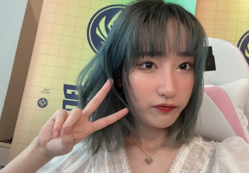 瞳夕和鼓鼓后继有人！MSI硬核女解说火了，韩服段位曝光后，佩服