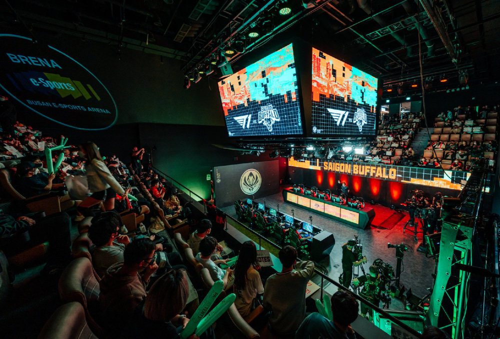 RNG重赛，官方做错没错？我的答案是“没错”，因为现在需要铁腕