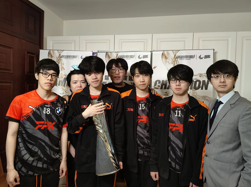 冠军FPX赛后采访-0711：第一个冠军就很开心，再接再厉