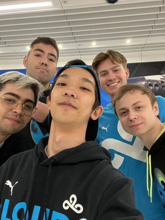 宁王为up打训练赛疑似复出！LOL版本调整盖伦真不能主W