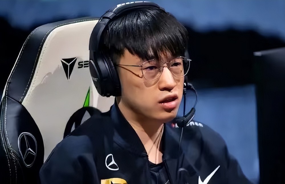 解说记得为RNG发声，惨遭无脑粉丝爆破