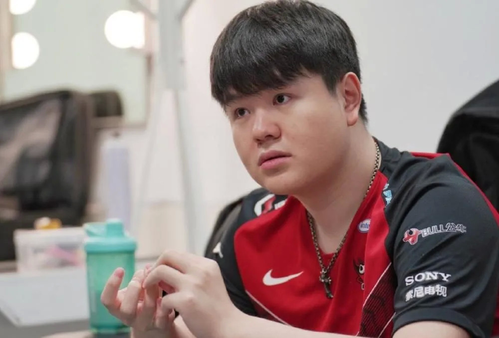 他是真的想打比赛了！硬币哥：Zoom试训了所有想要上单的队伍