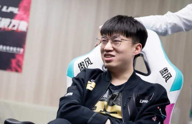 PSG赛后再次发文，主动向RNG示好，LPL观众丝毫不领情