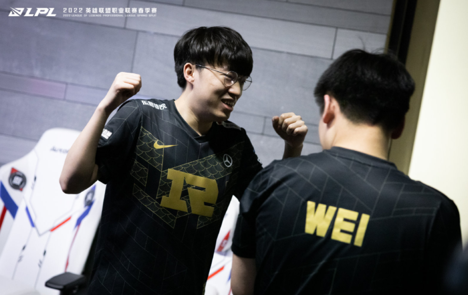 “RNG使用特权，赛程对T1不公平”！LCK观众开团拳头，理由很真实