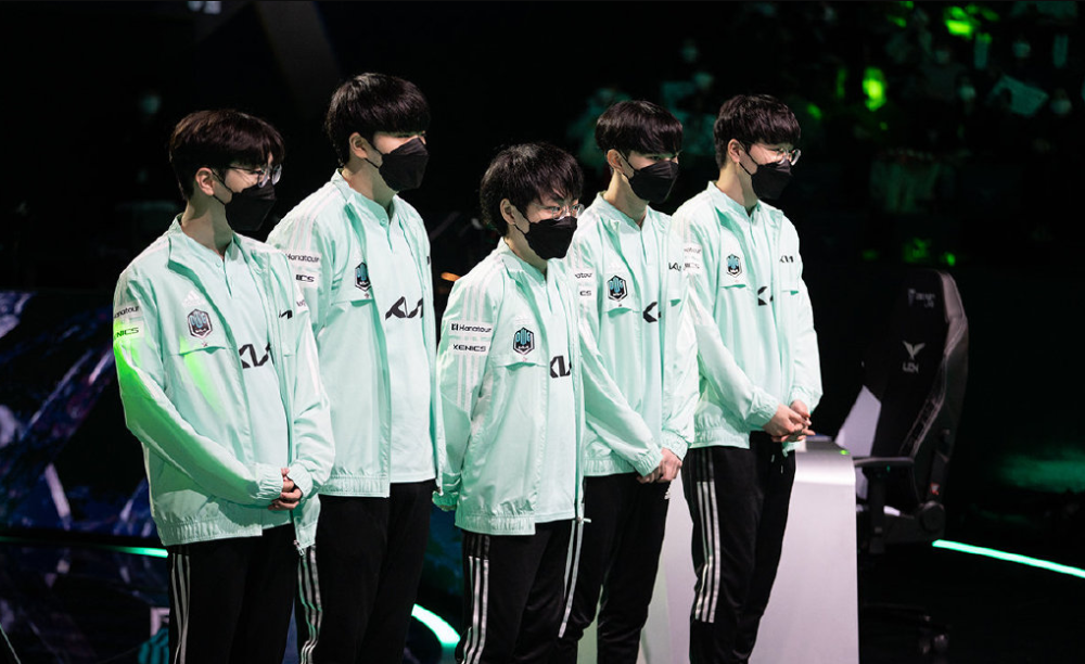 转会期白热化！DK公开招募教练，宁王冷少或重返舞台