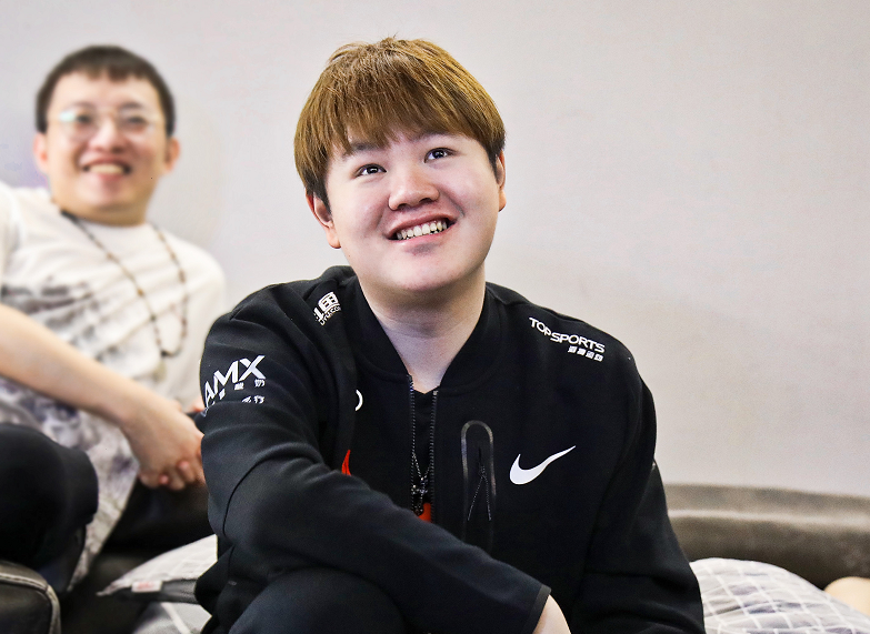 zoom成转会期“抢手货”？Doinb爆料：所有要上路队伍他都去试训