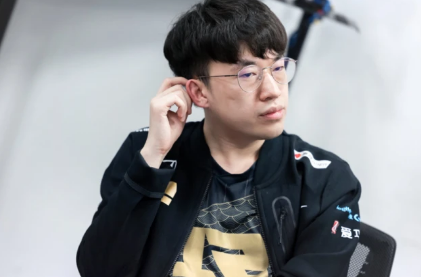 LCK知名解说：LPL敌视LCK并且黑Faker只是因为自卑而已