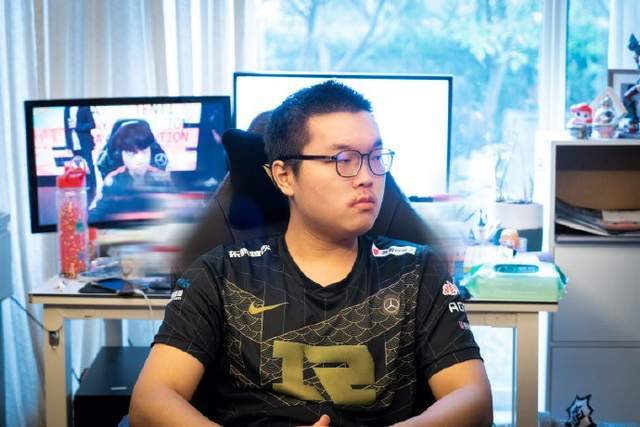 RNG输T1后，网友锐评阿Bin：如果不改变，他是RNG夺冠最大阻力！