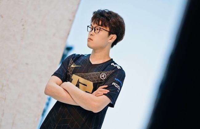 LOL：Bin被打回原形，LCK解说嘲讽LPL，只会吹捧失败的Uzi