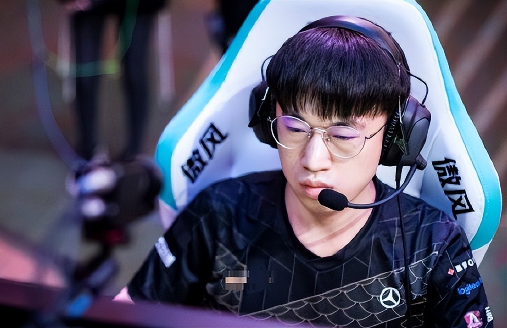 RNG输给T1，队内语音曝光，小虎一句话让人放心，北枫：意料之中