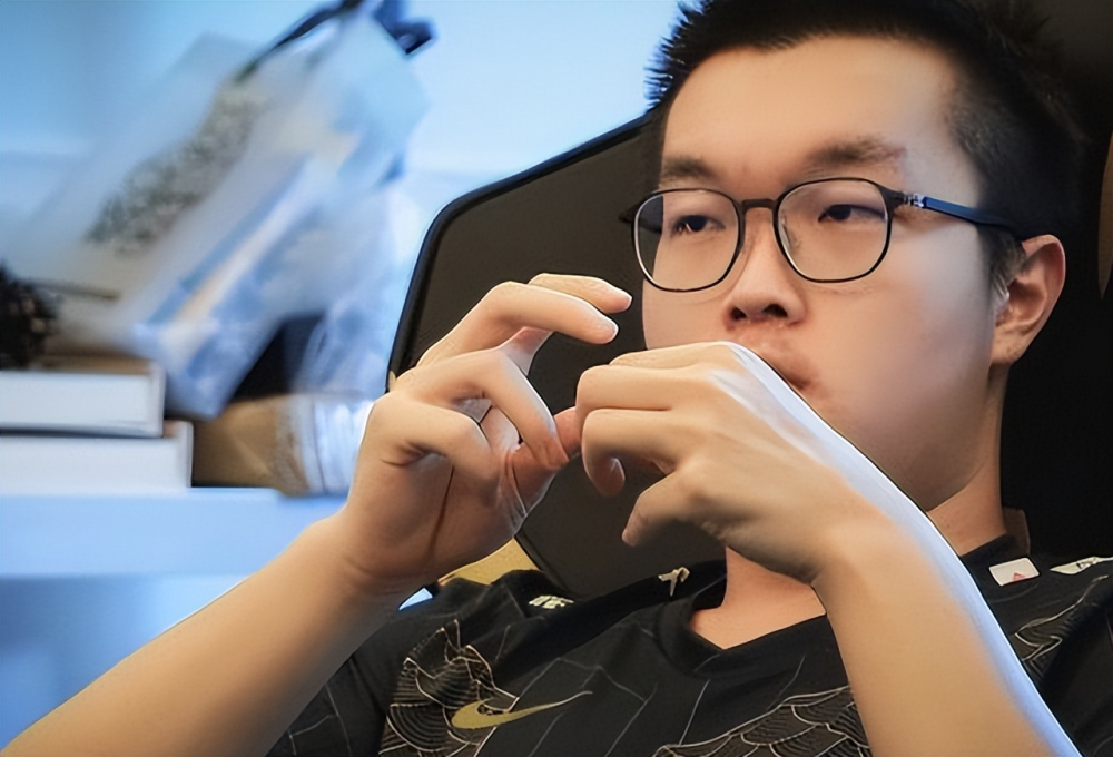 RNG“绝招”提前曝光？LPL冠军上单一对一教学，网友：稳了