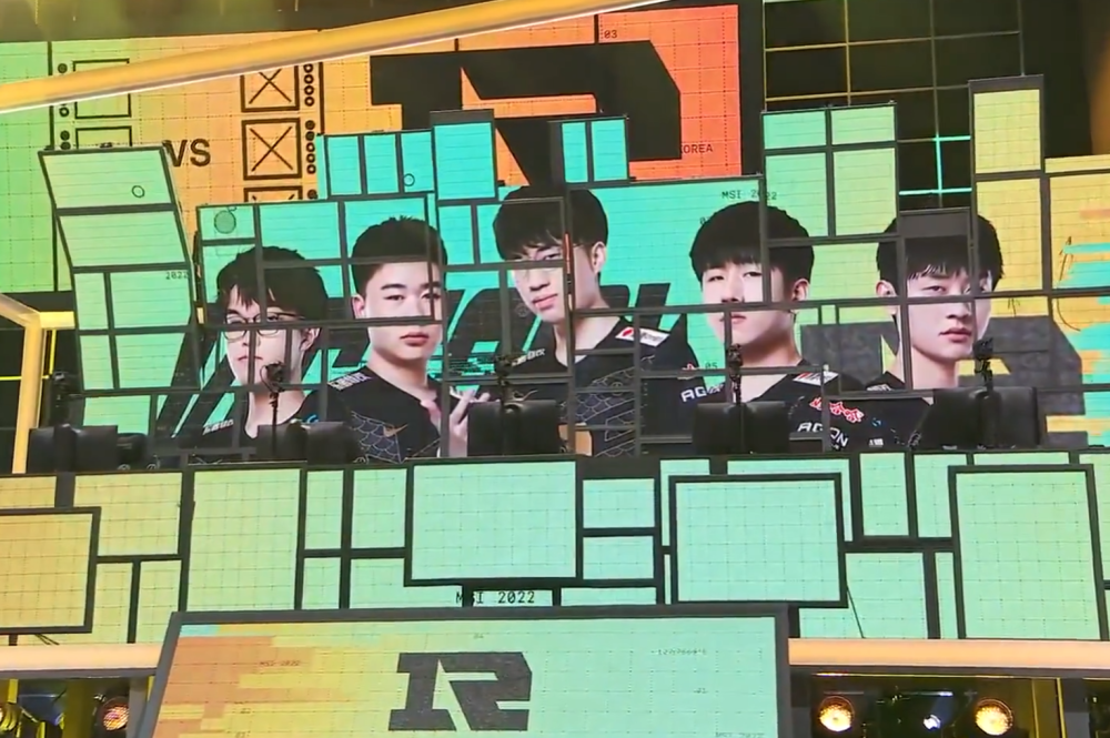 MSI韩国观众有多离谱？RNG埋伏EG，现场观众起哄疑似报点？