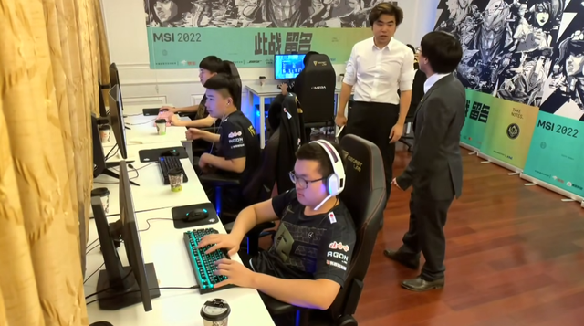 “这状态打T1要被零封！”RNG3-0晋级决赛引不满：打得太丑陋了