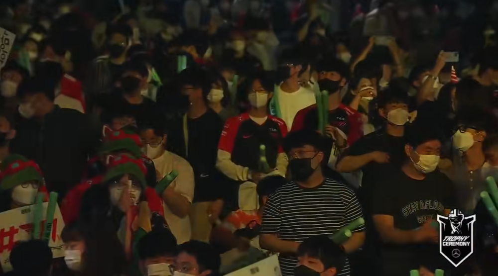 想拿冠军还得中国打野！RNG夺冠现场反应真实，G2打野当场失业！