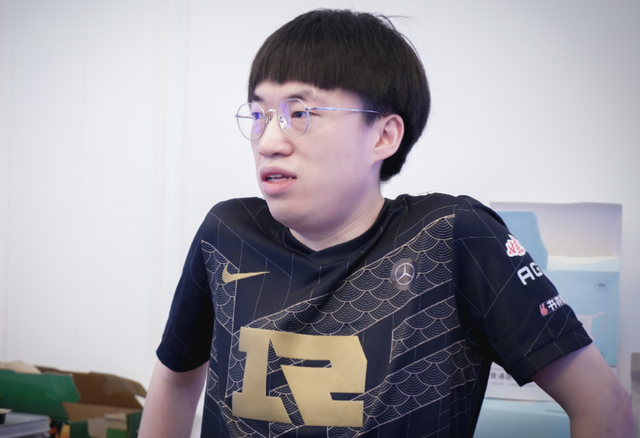 “小虎太想赢了”！RNG决胜局语音曝光，小明喊破喉咙，WEI霸气嘲讽