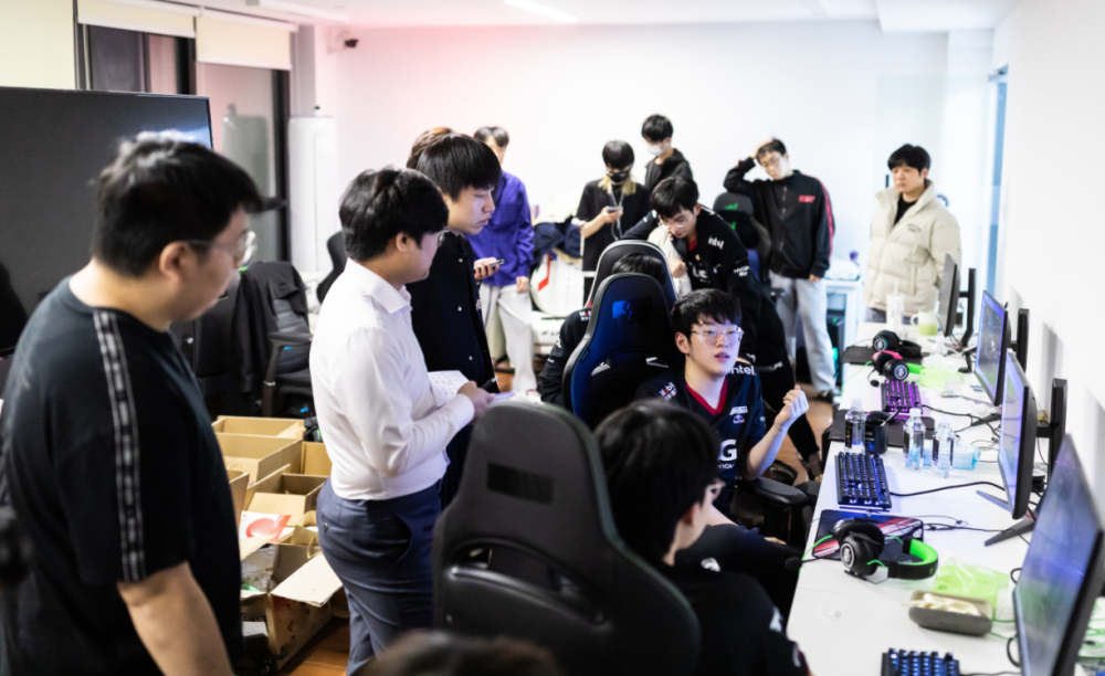 明凯不见了！EDG官宣夏季赛大名单，网友：起飞了