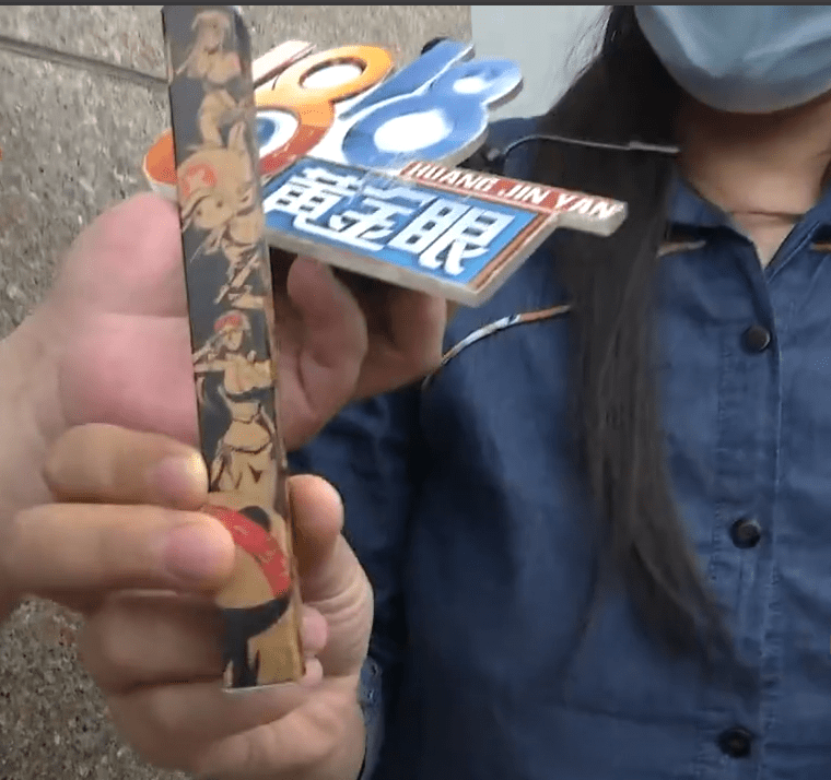 家长买笔觉得图案辣眼睛，孩子去泳池咋办