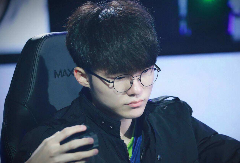 LOL：Uzi公开认错，韩拳出手整治LPL，Imp谈大飞双标是一种病