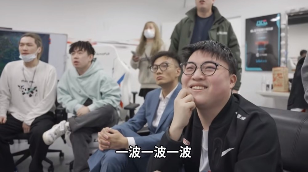 Uzi心灰意冷，BLG整装待发！LPL又一悲剧上演，乌兹直播暗示退役