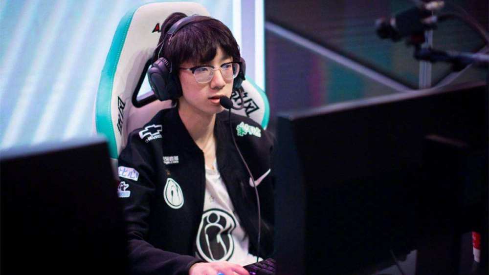 被蓝妈妈指责摆烂、不打比赛，宝蓝耿直回应“不喜欢可以脱粉”